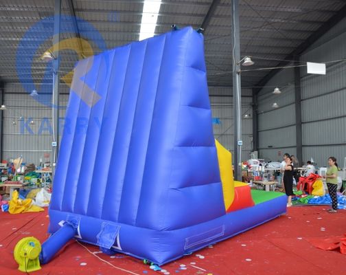 5-10 επιβάτες επιτρέπεται φουσκωτός τοίχος αναρρίχησης PVC για εξωτερικά διαδραστικά παιχνίδια