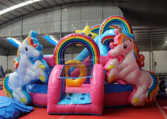 Προσαρμοσμένο μέγεθος 3D Rainbow Unicorn Castle Water Slide Συνδυασμός τέλειος για πάρτι